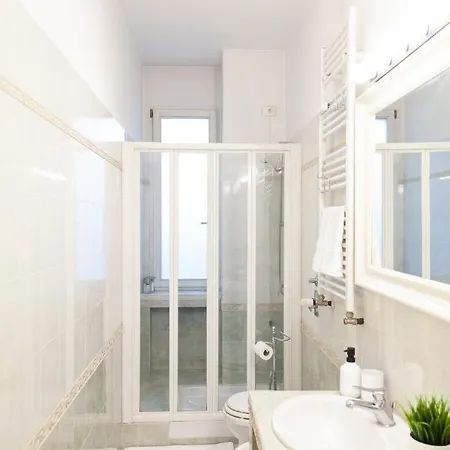 Sebino Guest House Milan Exterior photo